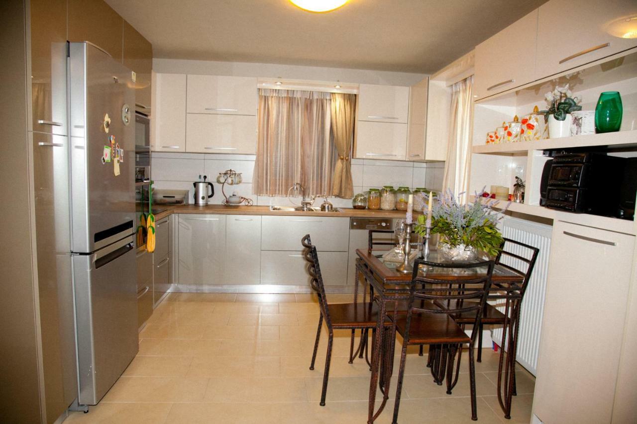 Virginia Place Atheras Luaran gambar