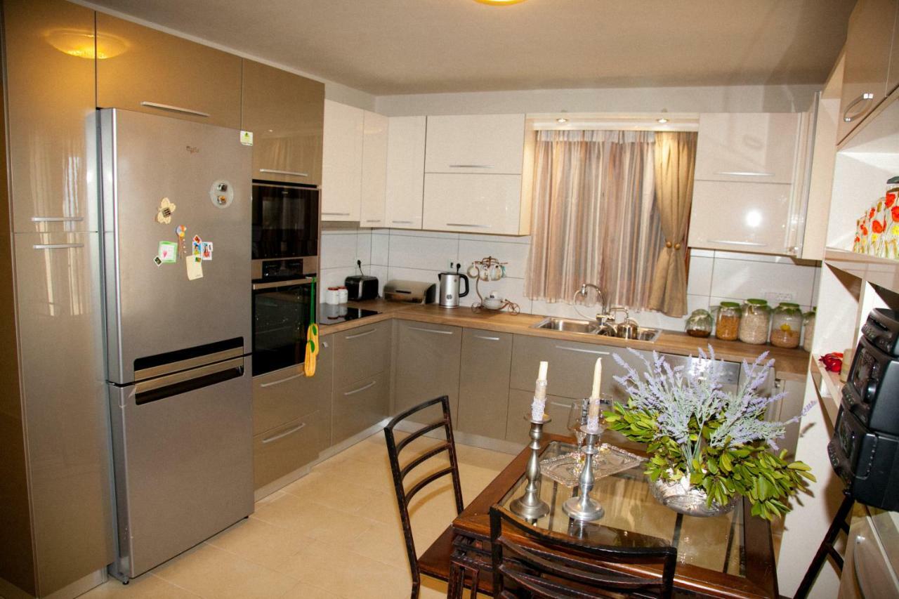 Virginia Place Atheras Luaran gambar