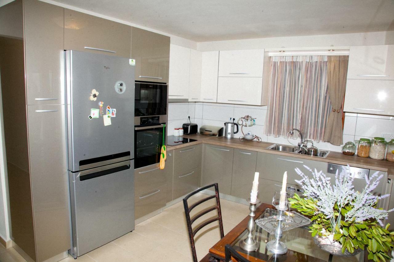 Virginia Place Atheras Luaran gambar